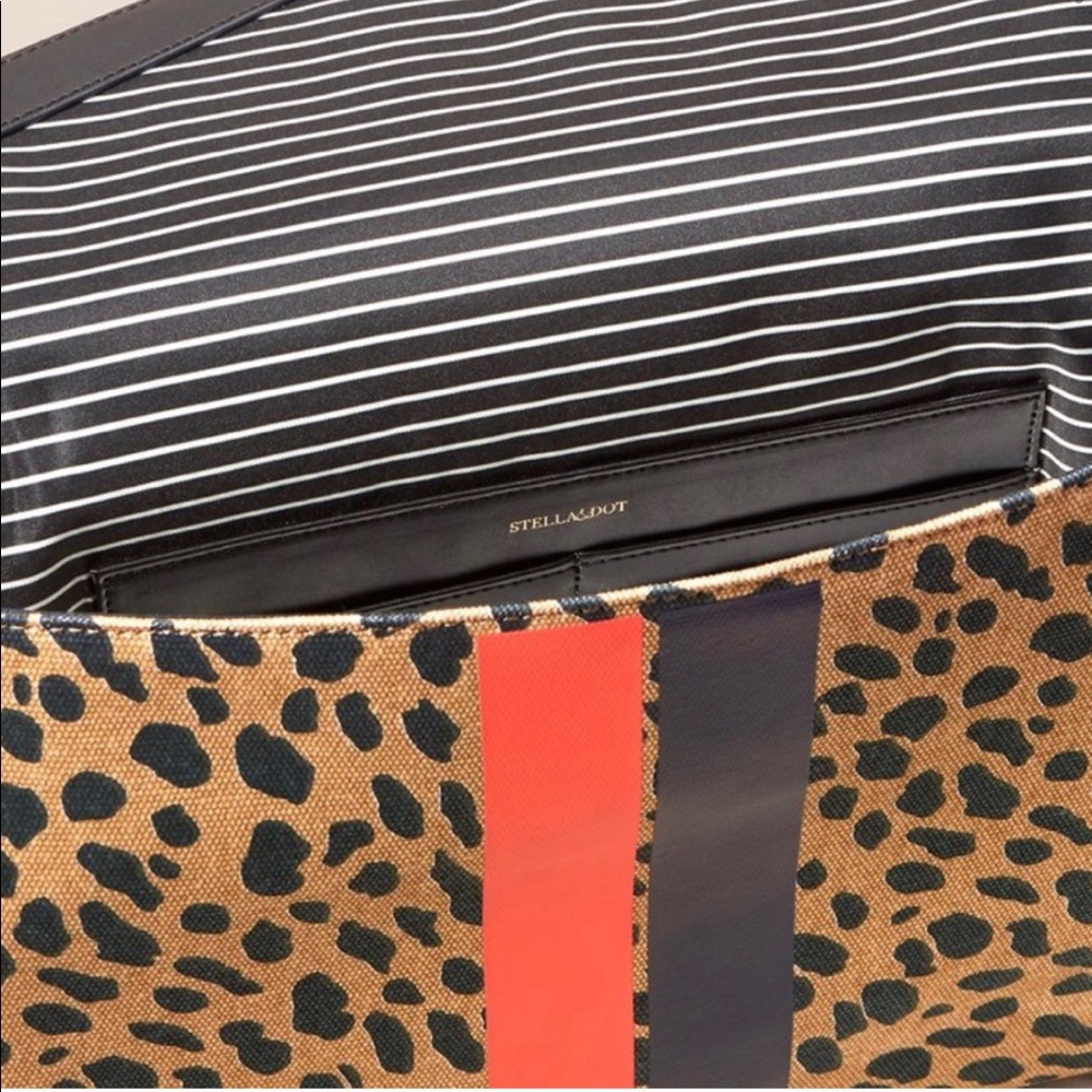 Stella & Dot | Bellamy Graphic Tan+Orange+Black Animal Print Clutch - Picture 7 of 16